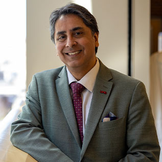 Phot of Vineet K. Dhar, Chair, BDS, PhD